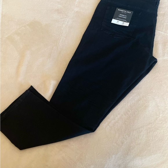 Kenneth Cole Tapered Fit Straight Leg Jeans - Size 44x32 - Picture 8 of 16